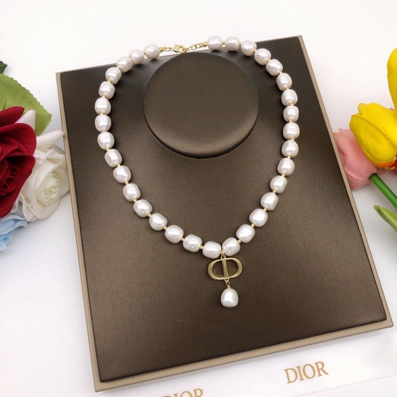 chr1st1an D10r necklaces